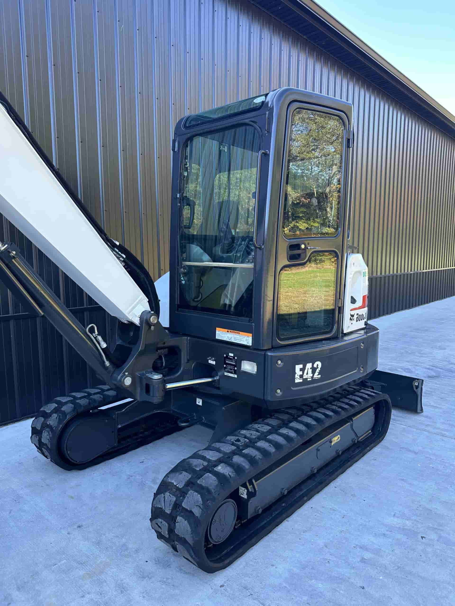 2017 BOBCAT E42
